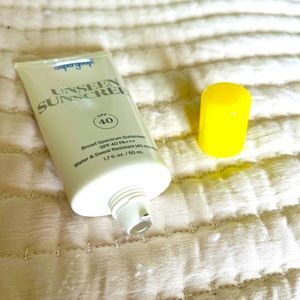 Supergoop unseen sunscreen 1.7 oz . Brand new sealed. Expires 5/2024 .